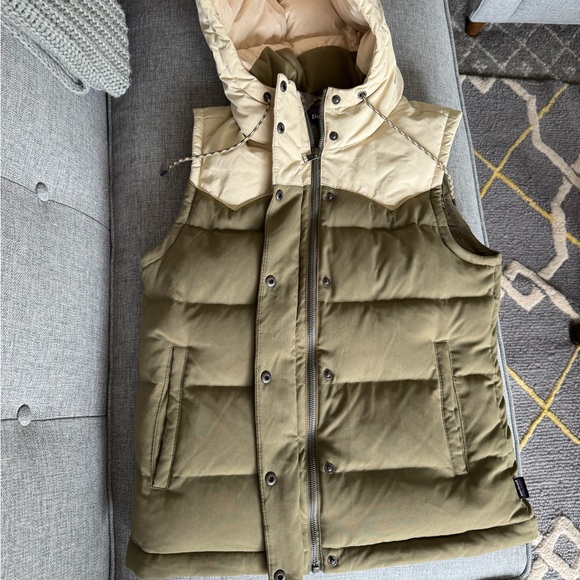 Patagonia Bivy Hooded Vest Olive Green / Cream (Sage / Khaki) - Picture 8 of 13